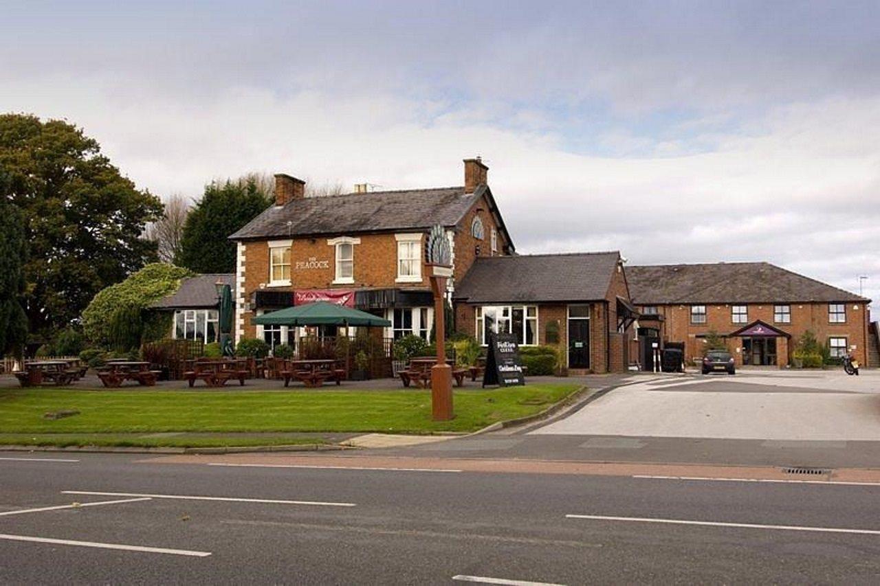 Premier Inn Crewe Nantwich Bagian luar foto