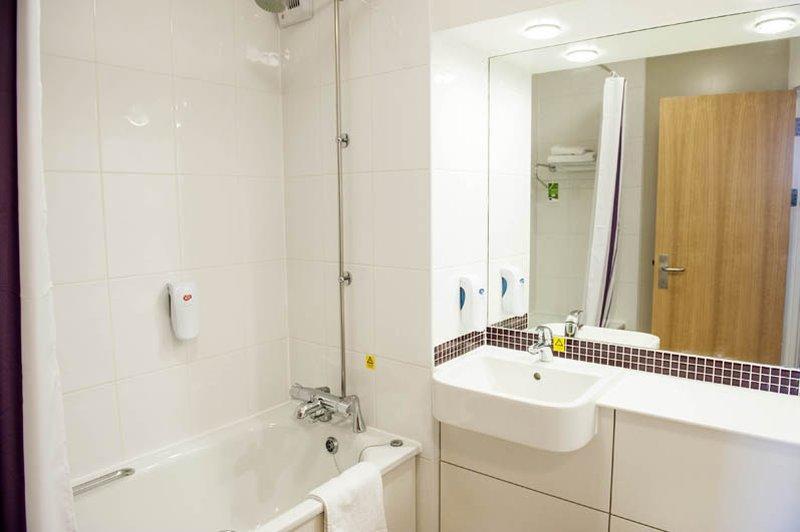 Premier Inn Crewe Nantwich Bagian luar foto